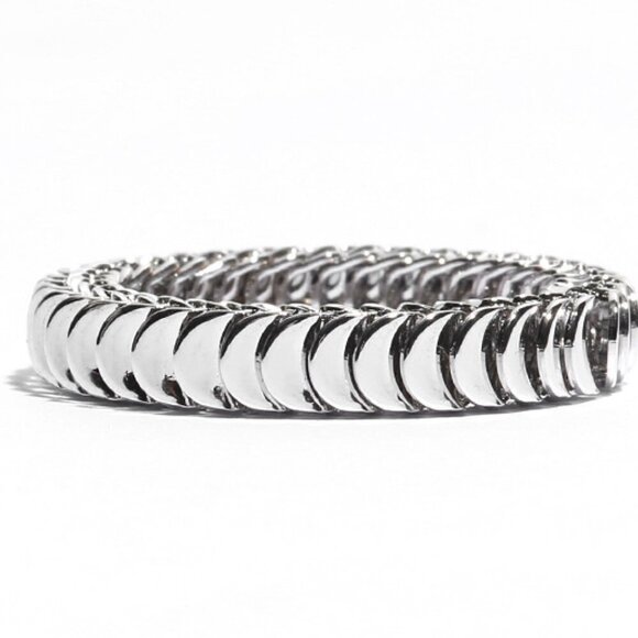 Unisex Sliver Snake Chain Ring - Stylish and Versatile Jewelry Accessory - Picture 6 of 7